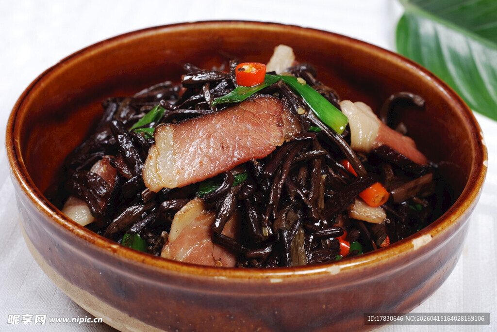 蕨菜炒腊肉