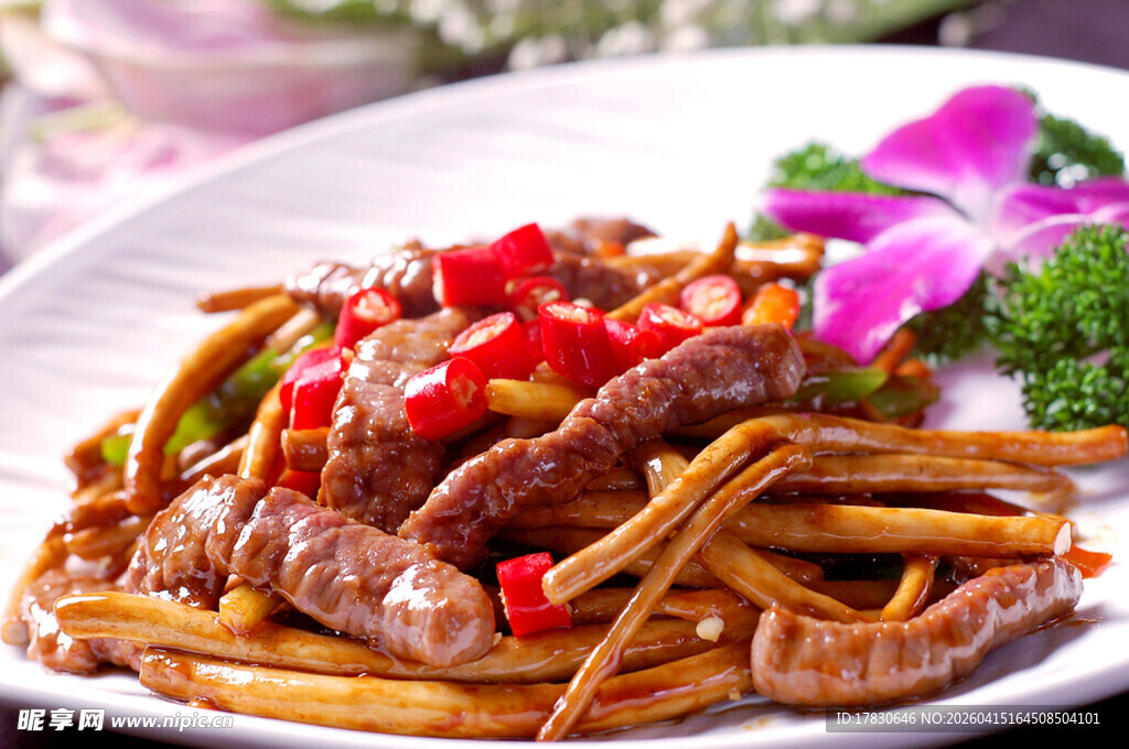 小炒 茶树菇泰椒炒牛柳