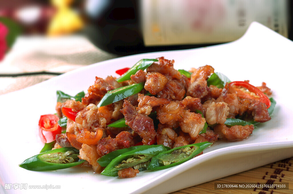 小青椒炒剃骨肉
