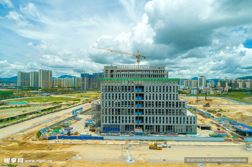 在建大楼施工现场俯瞰