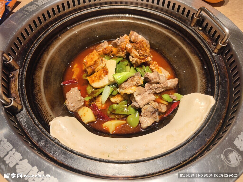 东北铁锅炖排骨