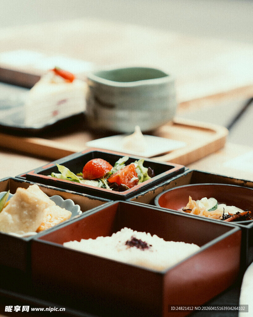 日式精致便当盒美食