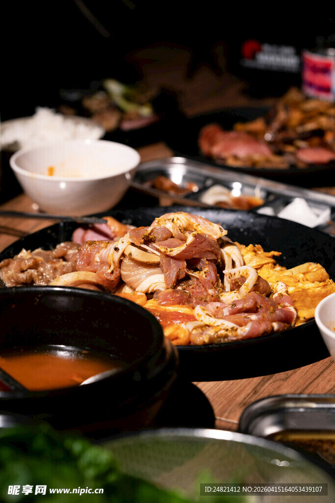 丰盛多样的美味佳肴