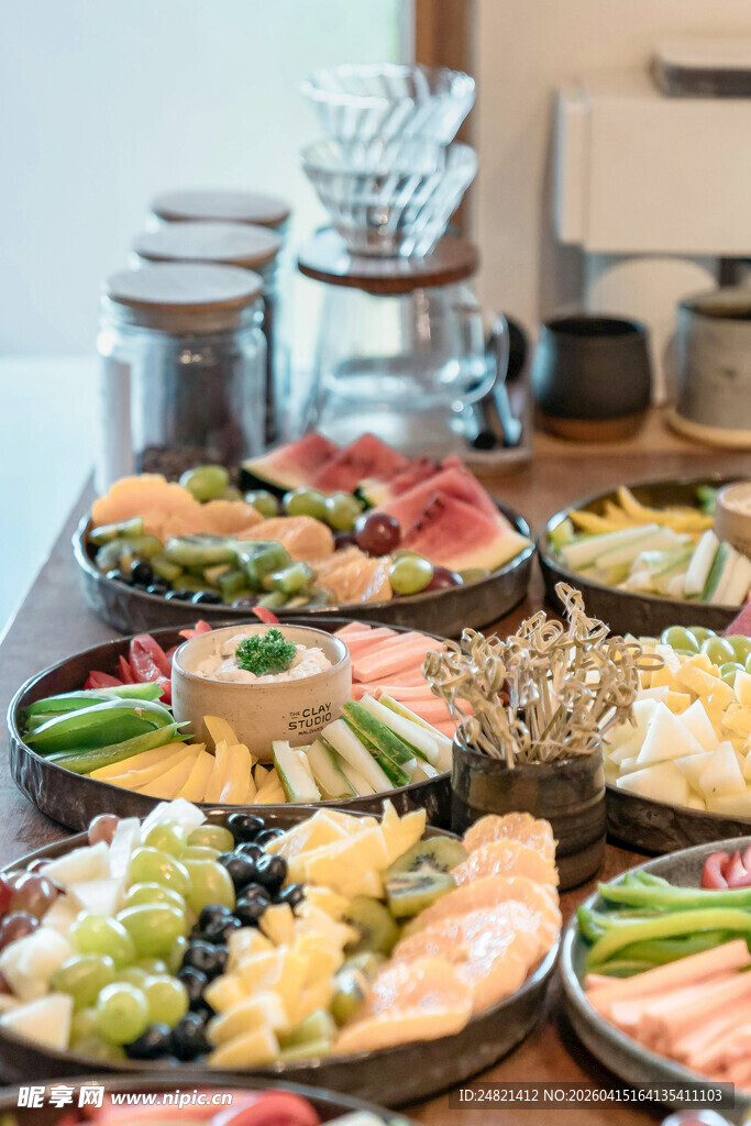 丰盛多样的美味自助餐