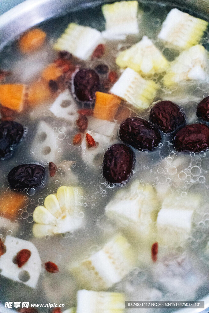 营养丰富的蔬菜豆腐汤