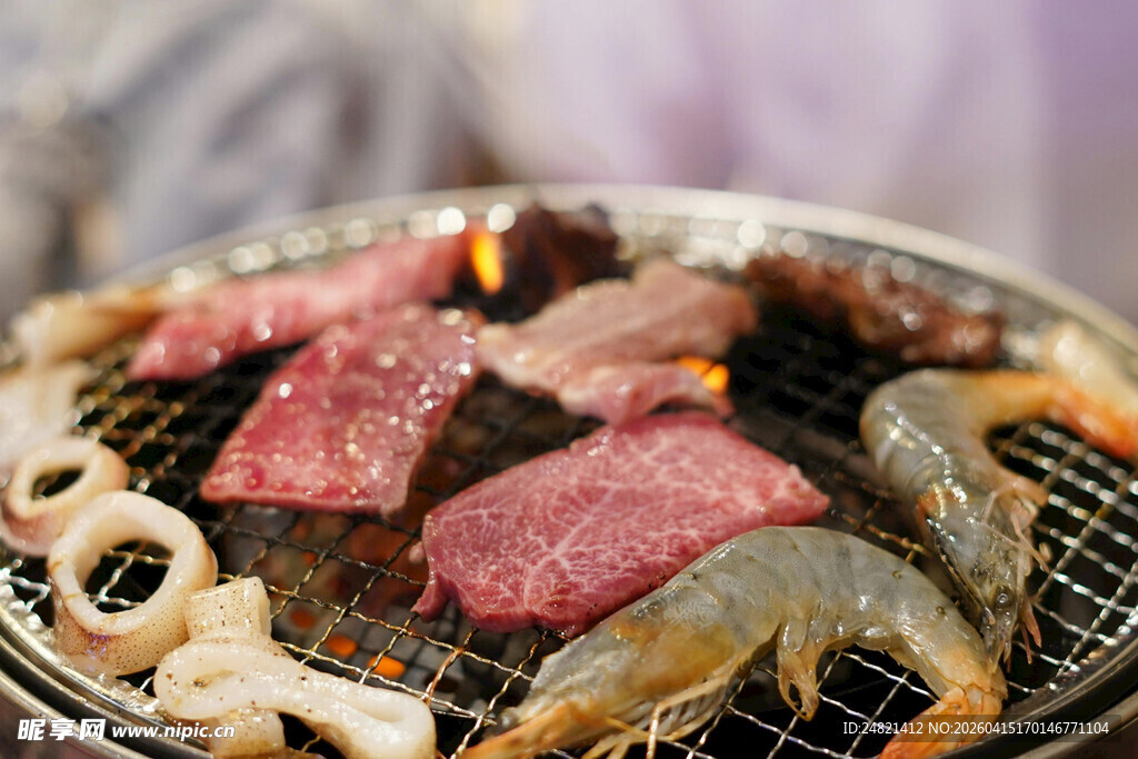 丰盛烤肉海鲜组合