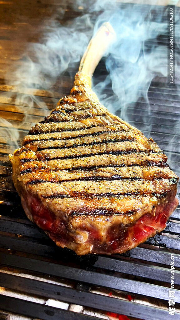 烤架上的美味烤肉