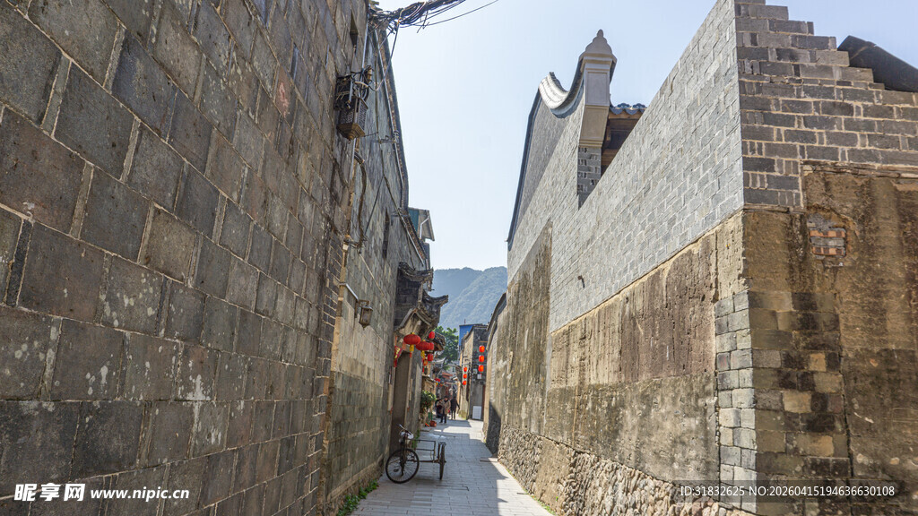 古老小巷中的静谧时光