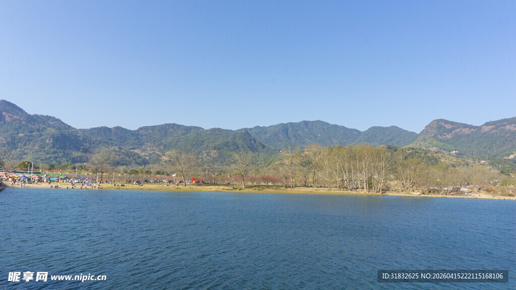 宁静山水湖景风光