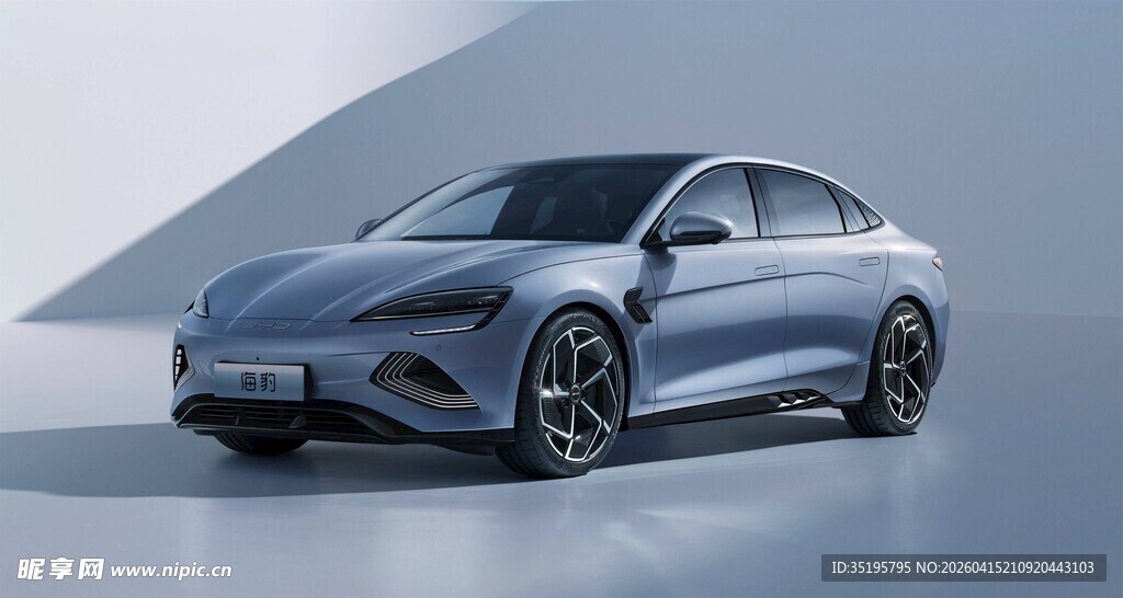 时尚银灰轿车展示