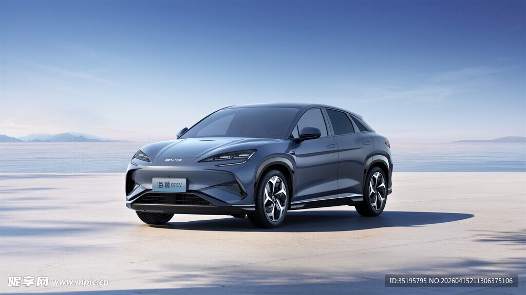 旷野中的时尚电动SUV