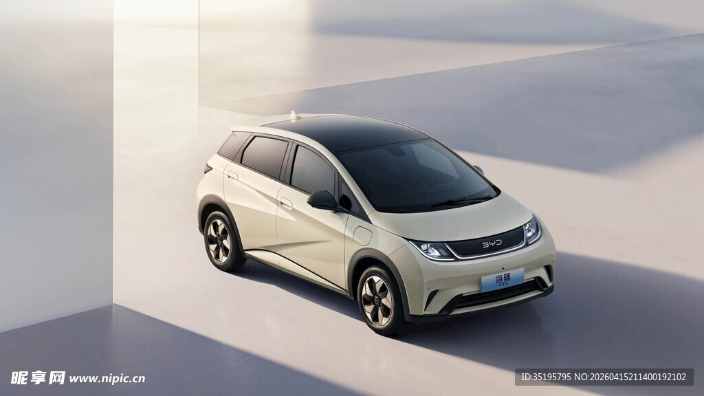 时尚白色家用轿车展示