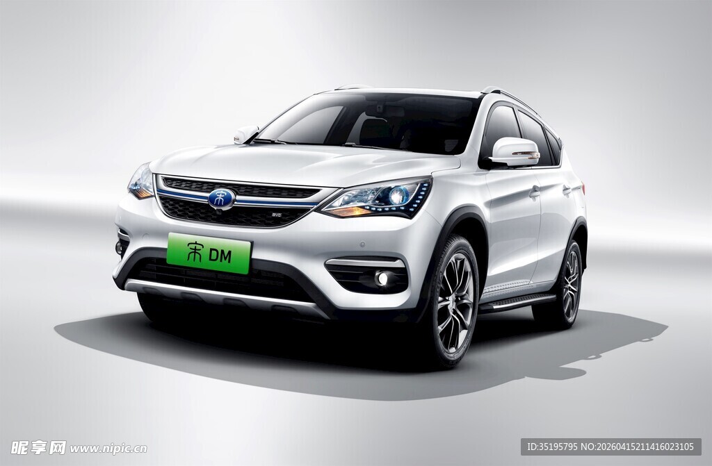 白色SUV汽车展示