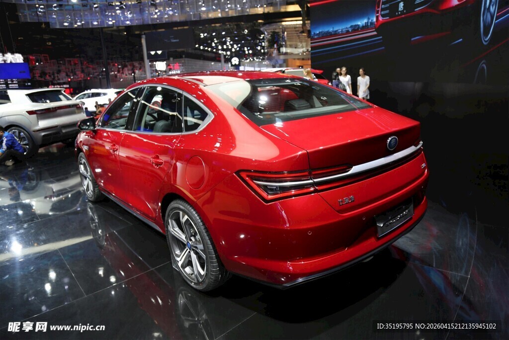 红色时尚轿车车展展示