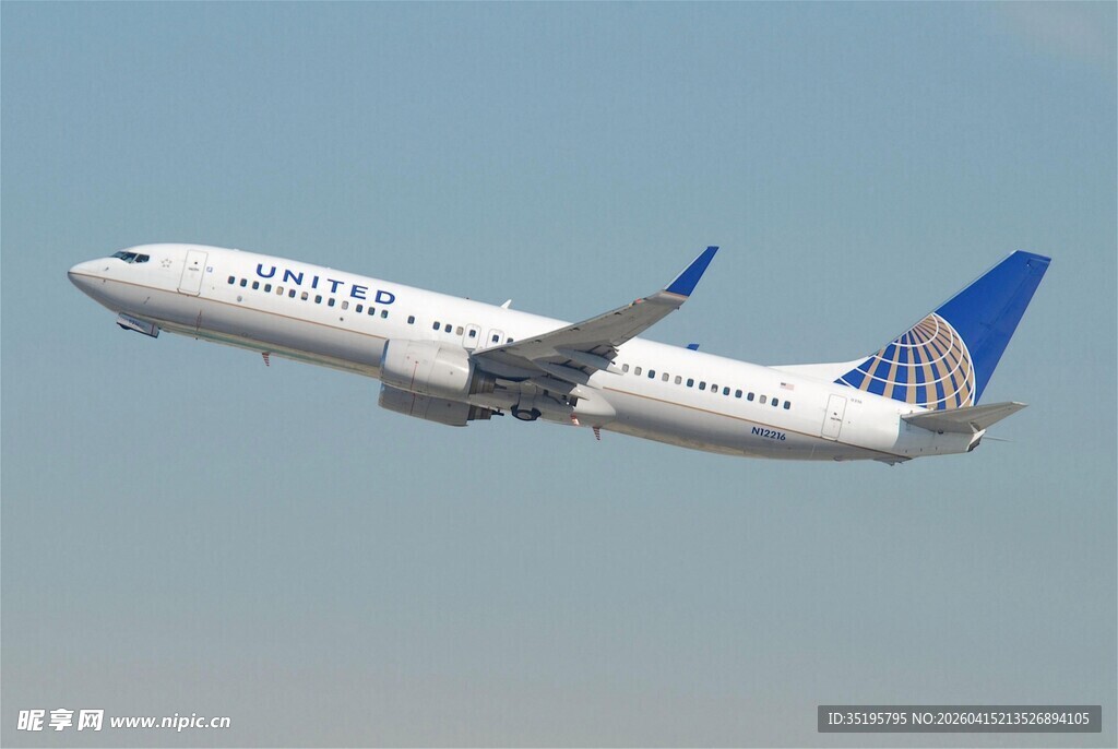 联合航空公司飞机腾空而起