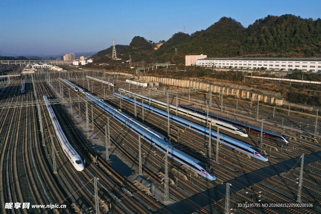 繁忙铁路枢纽纵横交错