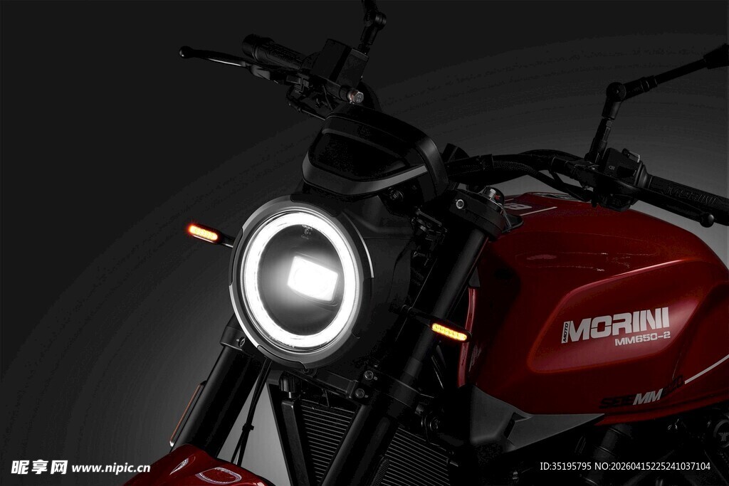 红色炫酷摩托车特写