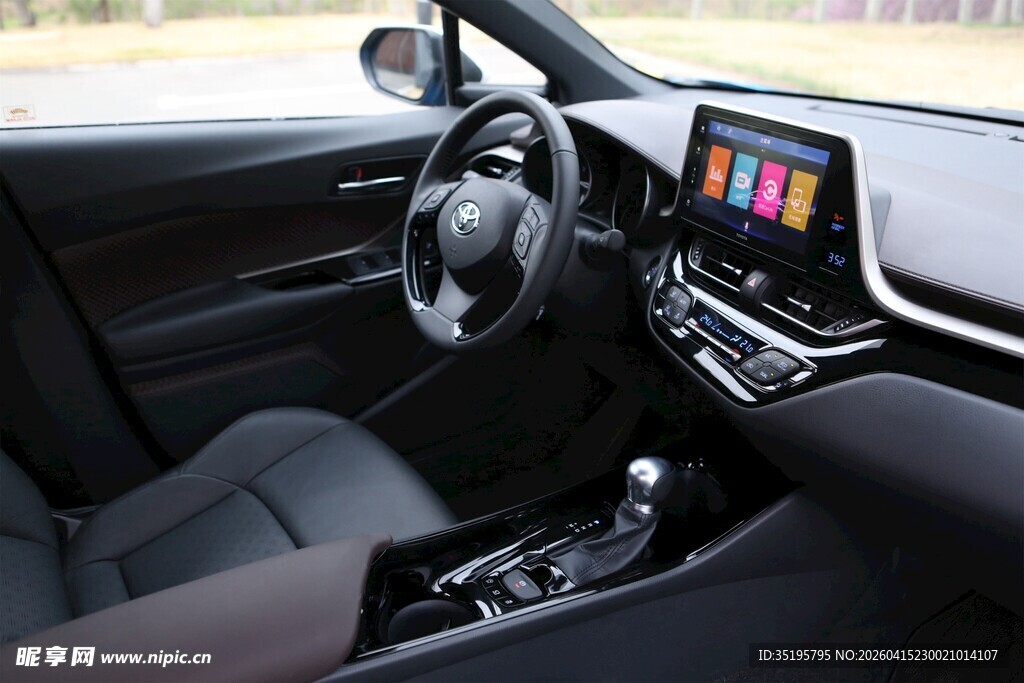 现代汽车内饰精致布局