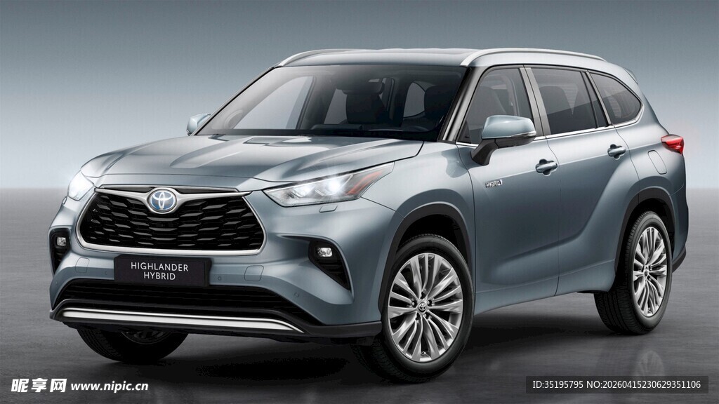 银色丰田SUV汽车展示