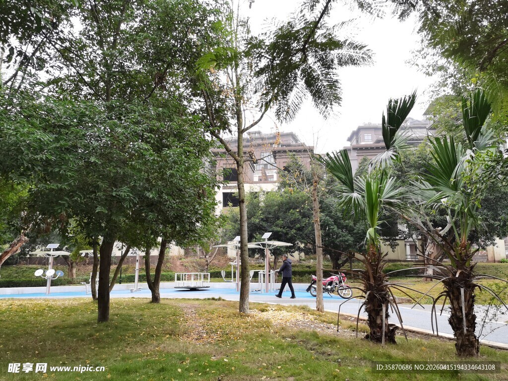 小区内的休闲绿化景观