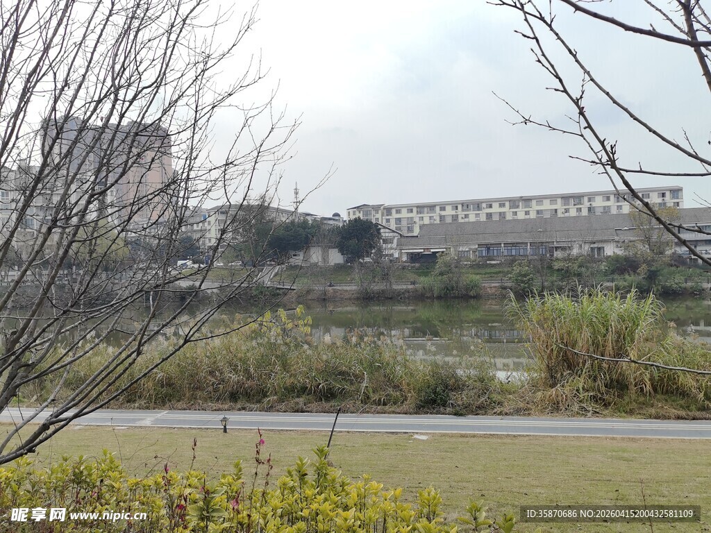 城郊自然风景写照