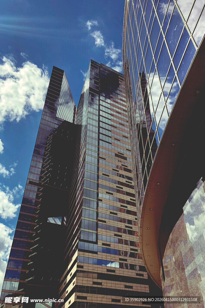 莫斯科都市摩天大楼仰视图