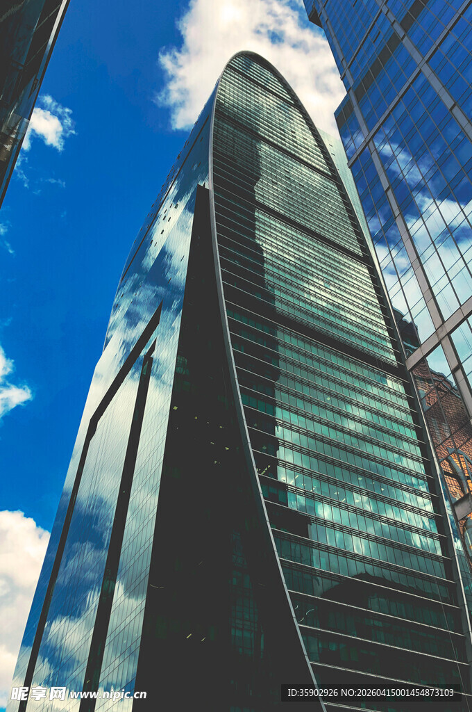 莫斯科现代摩天大楼与晴朗天空