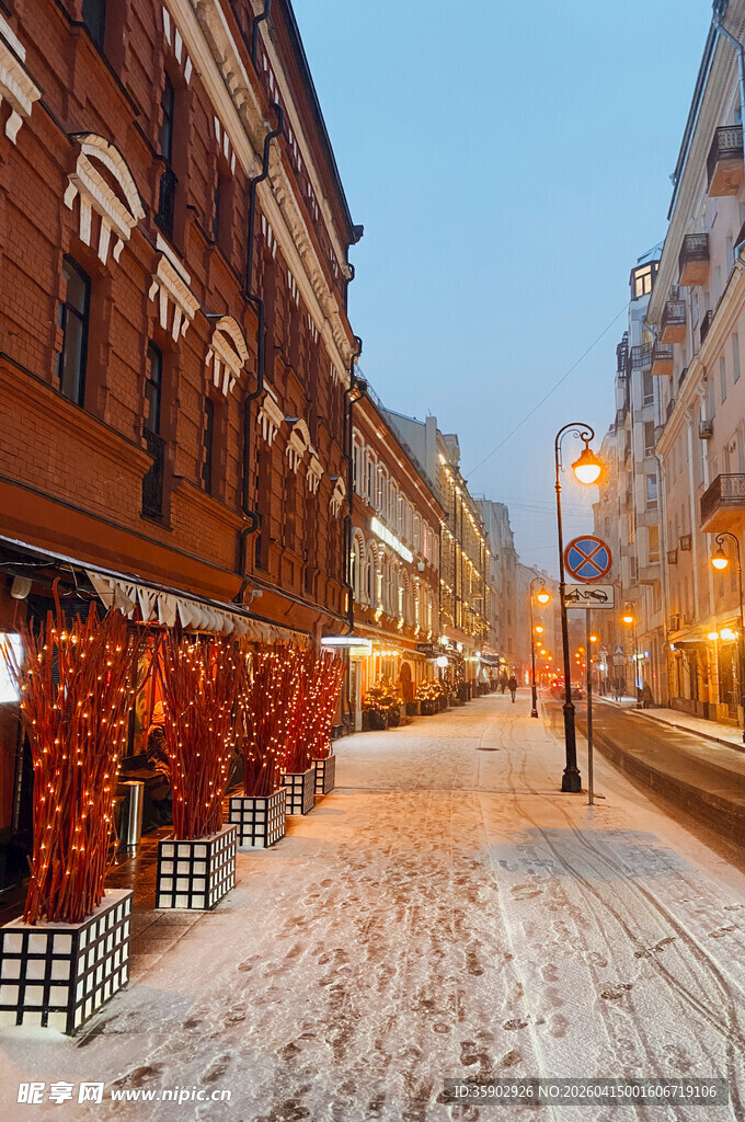 冬日雪后欧洲街道景致