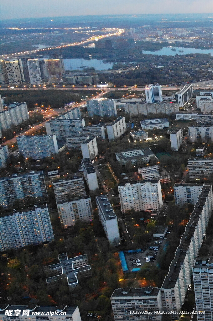 莫斯科城市住宅区夜景俯瞰