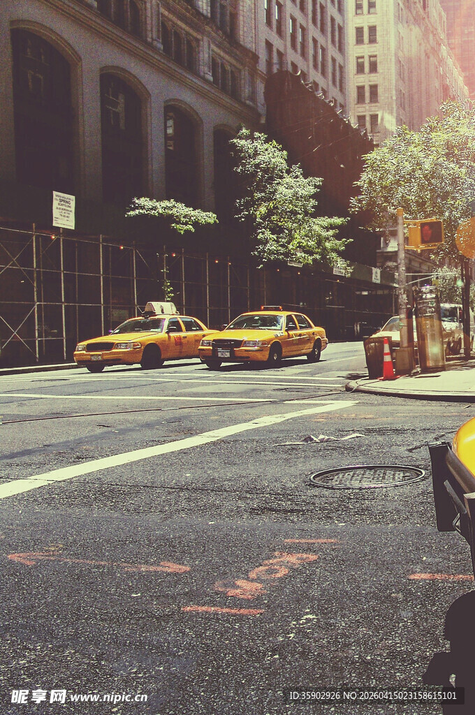 纽约街头的黄色出租车