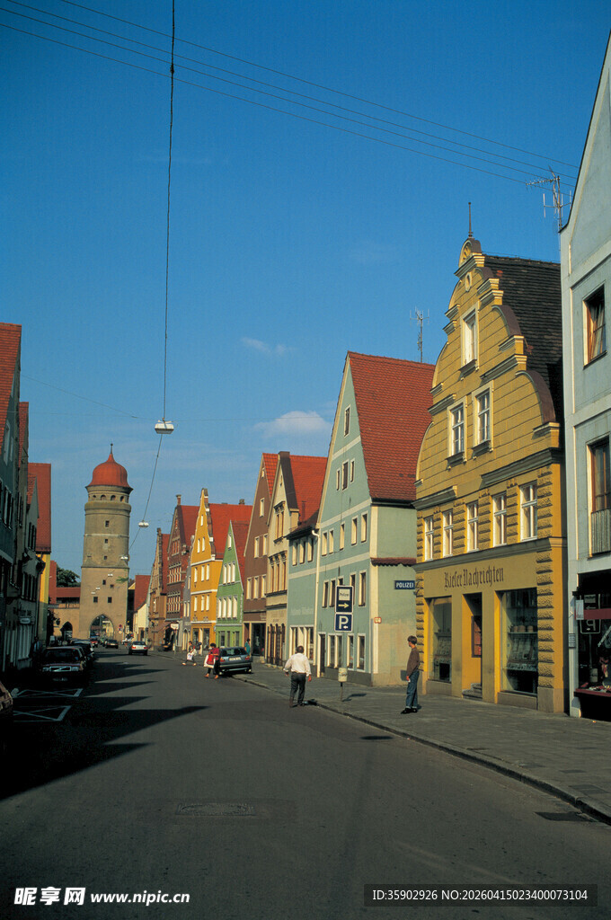 欧洲小镇街道多彩建筑