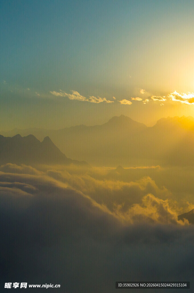 云海之上的壮丽日出