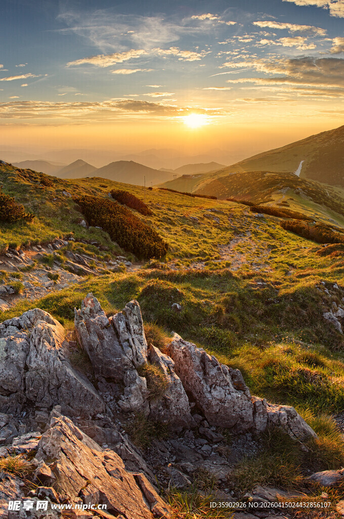 山间日出美景自然风光