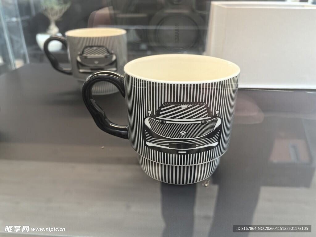 复古风金属咖啡杯展示