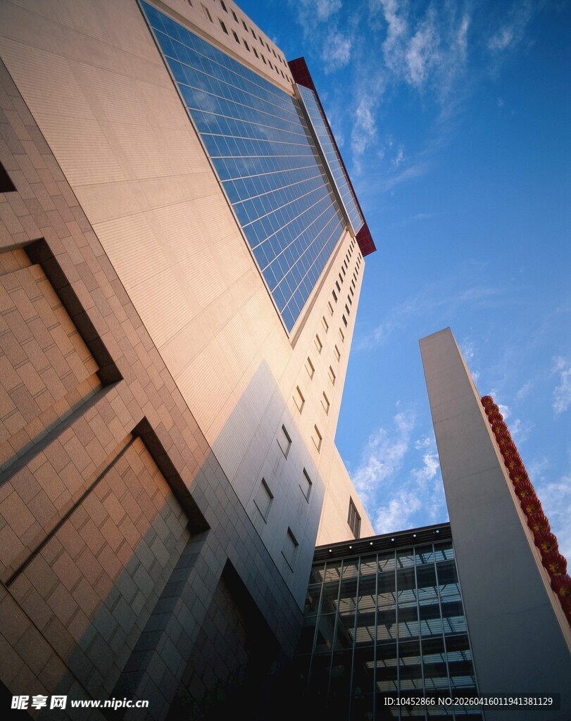 仰视城市高楼建筑景观