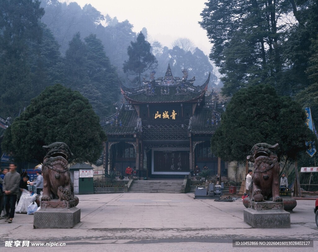 古寺门前双狮