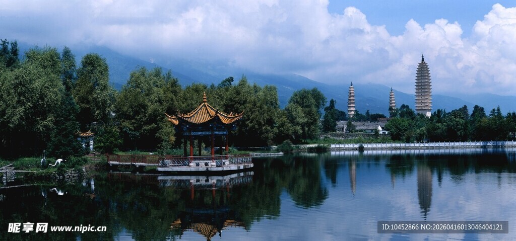 湖畔美景