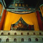 古寺佛堂内景