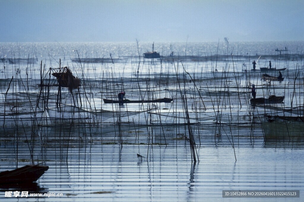 海上渔排景观