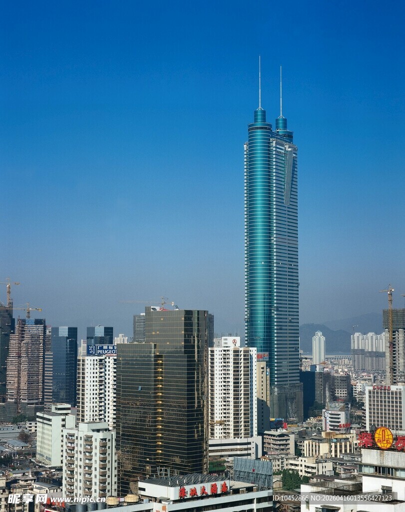 城市天际线中的摩天大楼