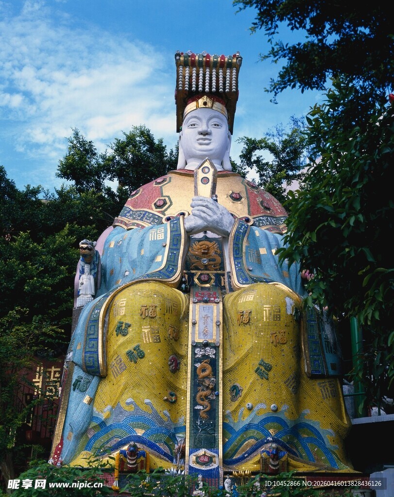 华丽古装雕像