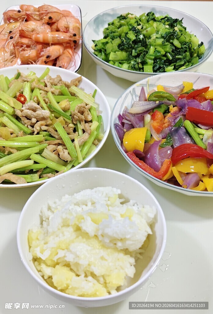 多样美味家常菜拼盘