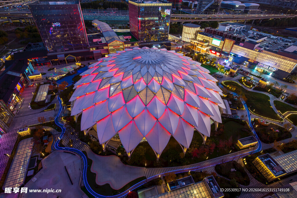 北京超极合生汇购物中心地夜景风