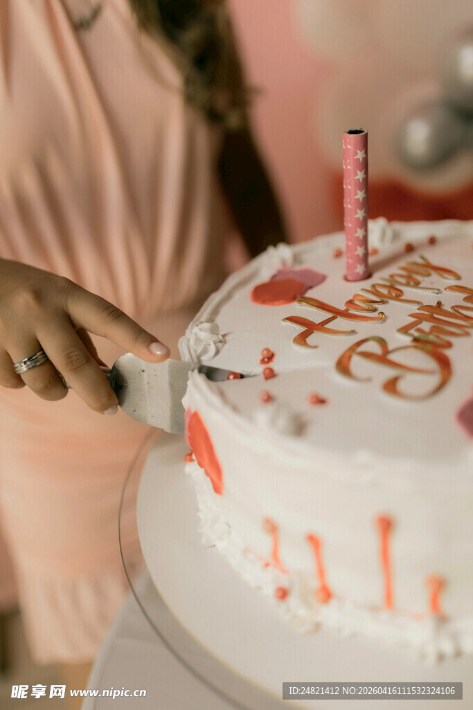 切生日蛋糕瞬间