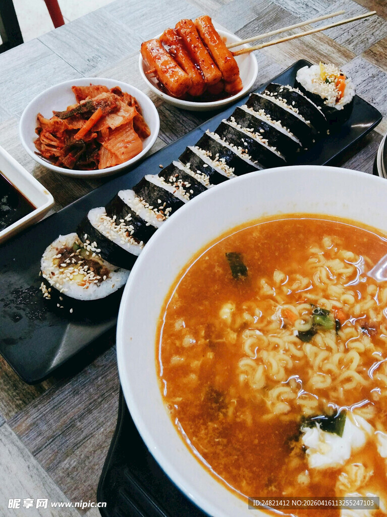丰盛韩式美食组合