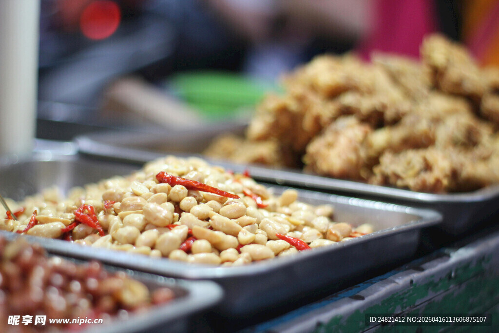 多样美味小吃摊美食展示