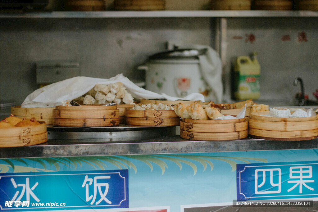 传统冰饭与四果汤摊位