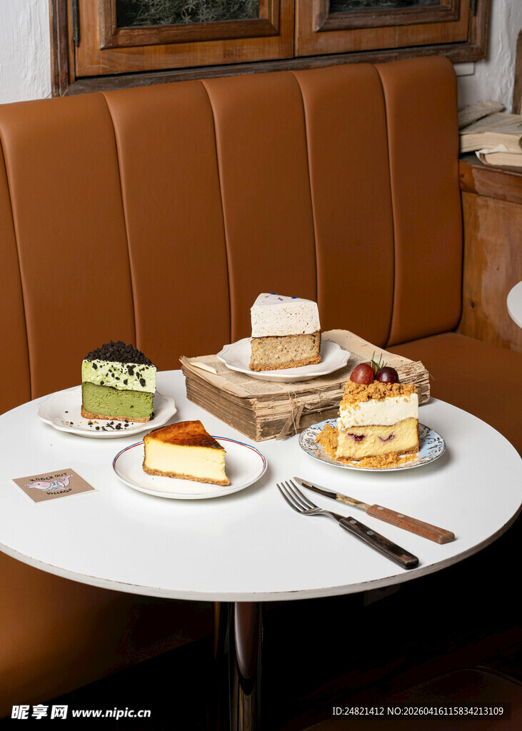 精致多样的美味甜点组合