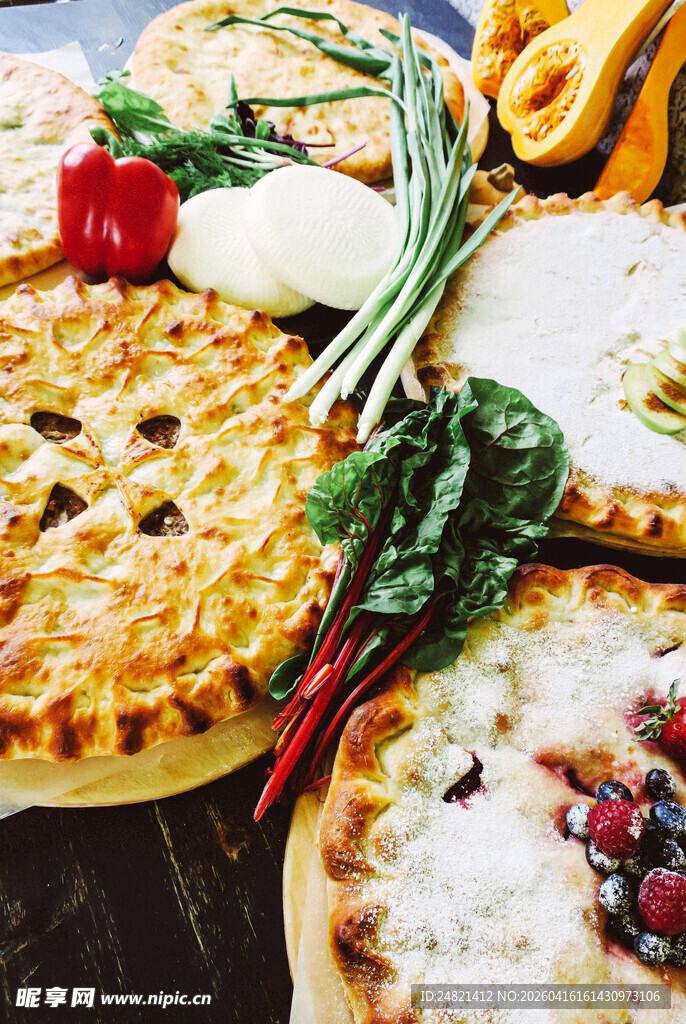多样美味披萨与新鲜蔬菜