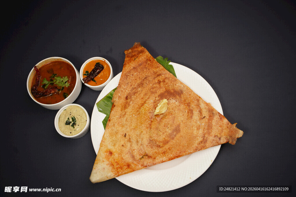 美味三角饼配多样蘸酱